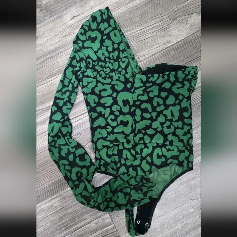 Michael Costello Green Animal Print One-Shoulder Bodysuit - Picture 7 of 9